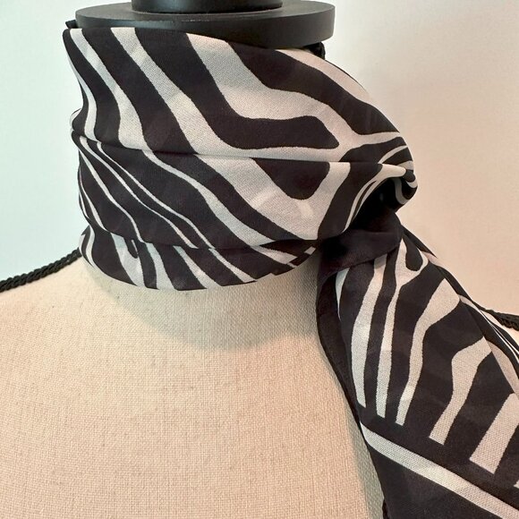 Accessories - 🎄Black and White Zebra Print  Scarf Polyester EUC